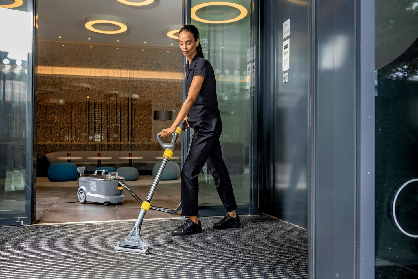 Puzzi 10/1 Halı ve Koltuk Yıkama Makinesi